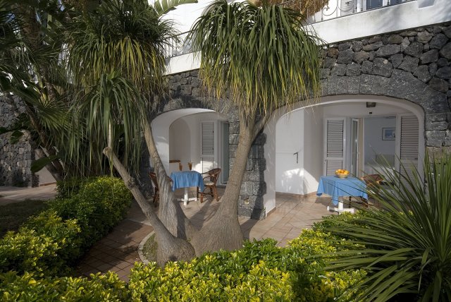 hotel villa teresa ischia esterno camere