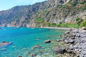 spiaggia della scarrupata ischia